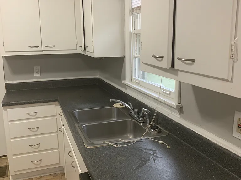 1618 Hampton Rd NW — Photo 7