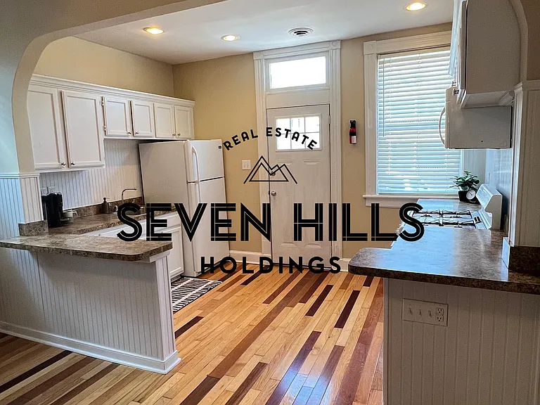 1114 W Clay St — Photo 5