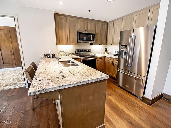 4th image of 126 Riverfront Ln #315