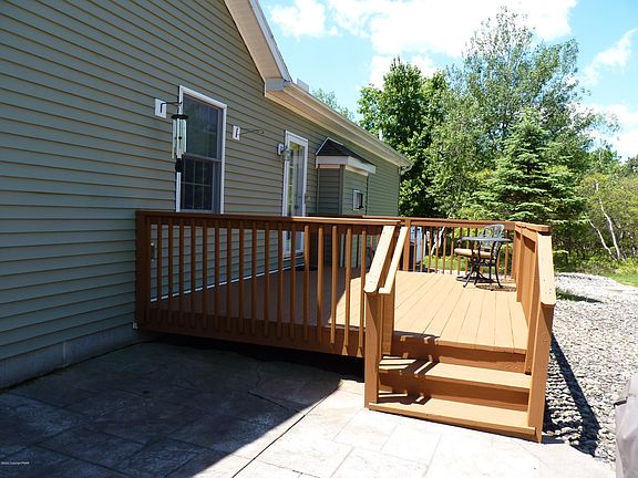 5th image of 200 Claremont Dr