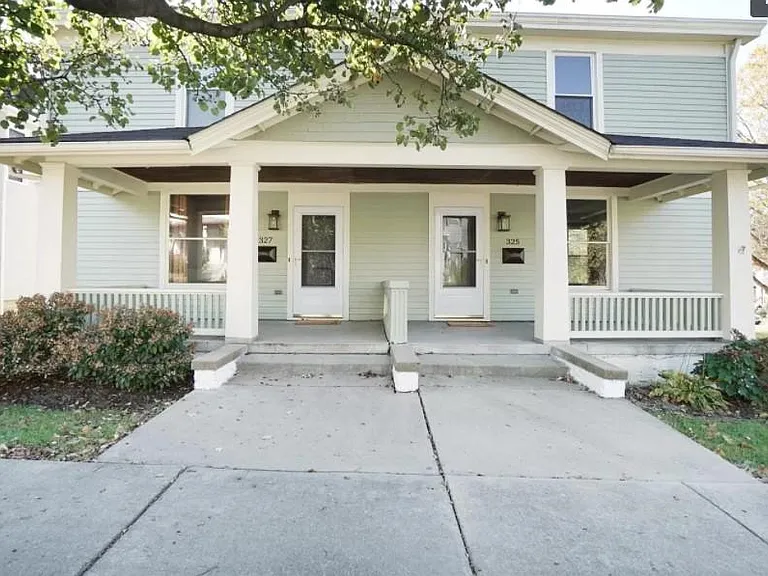 325 E Main St — Photo 1