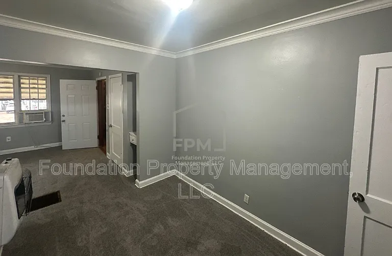 3326 Rosamond Ave — Photo 8