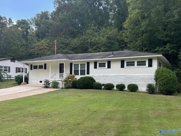 1412 Patterson St, Guntersville, AL 35976