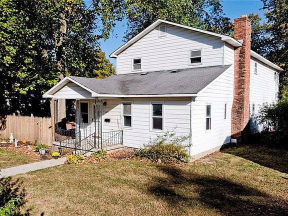 2nd image of 1454 Monument St