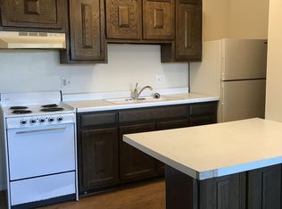 1337 SW Clay St APT 8, Topeka, KS 66604