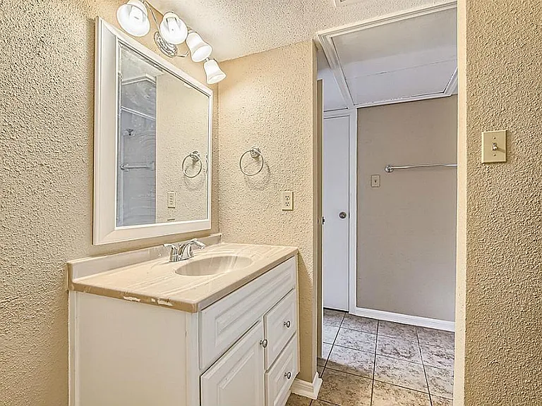 3130 Walnut Bend Ln #402 — Photo 11