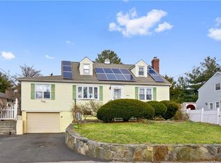 240 Roundhill Dr, Yonkers, NY