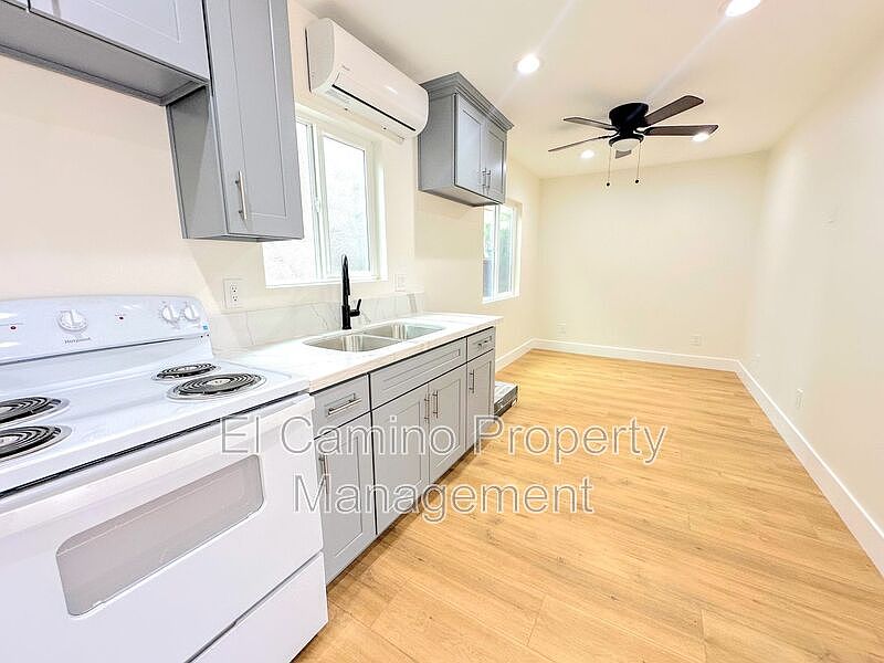 1st image of 6010 Greenwood Ave #1-6010-B
