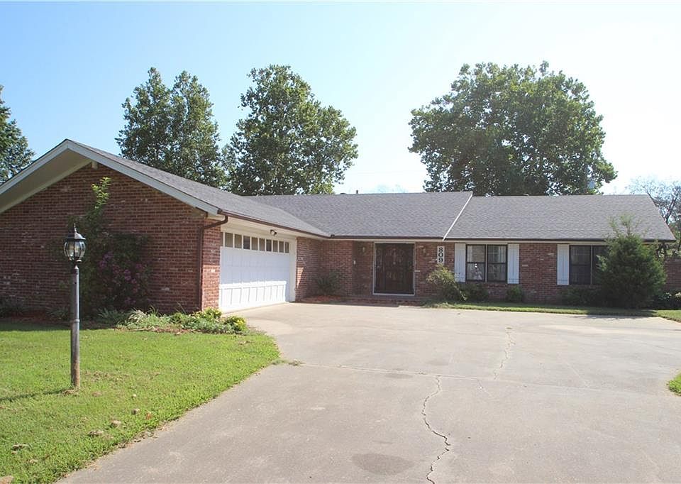 1st image of 809 S Orleans Dr