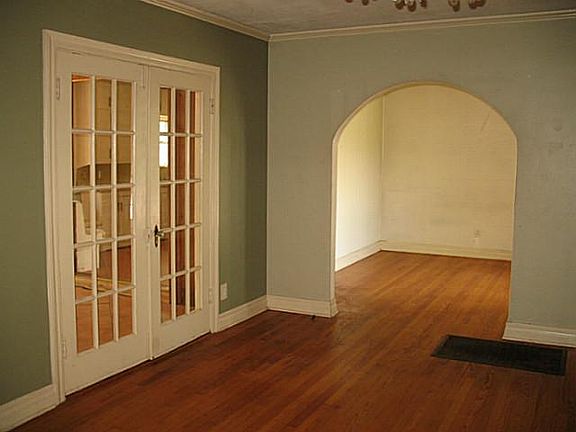3rd image of 4820 NE 50th St