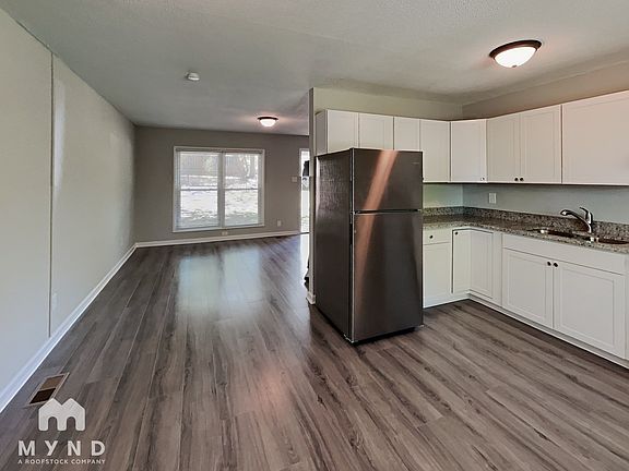 4th image of 2315 Lyon St
