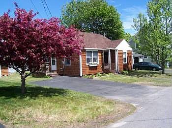 1st image of 4 Carlton Ave