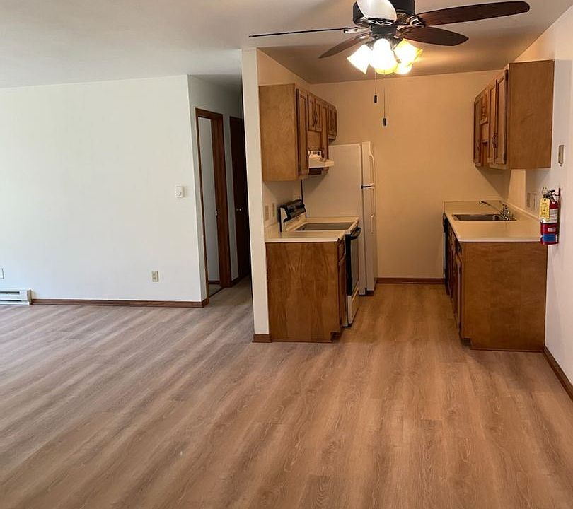 1st image of 832 Weslyn Ct