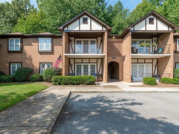 4th image of 7 Fountain Manor Dr Unit A