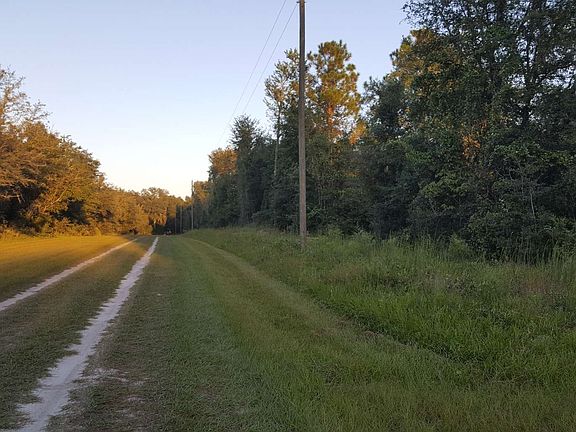 2nd image of 158 SW Chippewa Gln