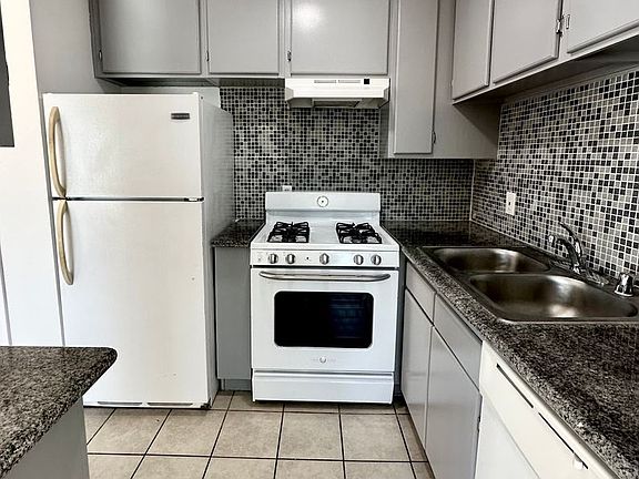 5th image of 3746 Mentone Ave APT 403