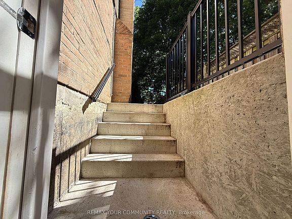 4th image of 6 Albery Cres