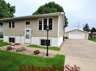 204 Minors Dr, Palo, IA 52324