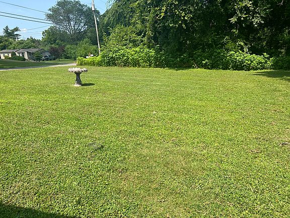 4th image of 146 Midway Ave