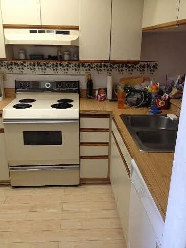2nd image of 2998 Sir Hamilton Cir #3