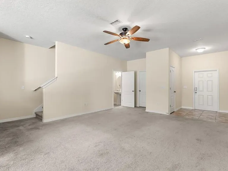 11854 Greengate Dr — Photo 2