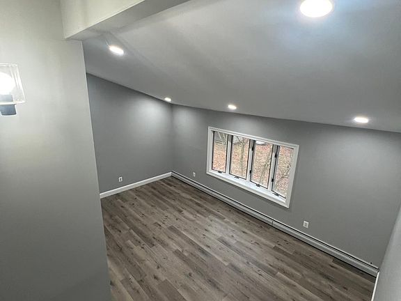 4th image of 15 Beach Ave