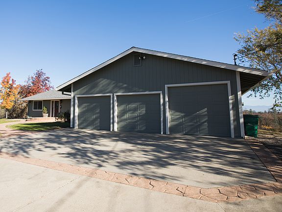3 Car Garage