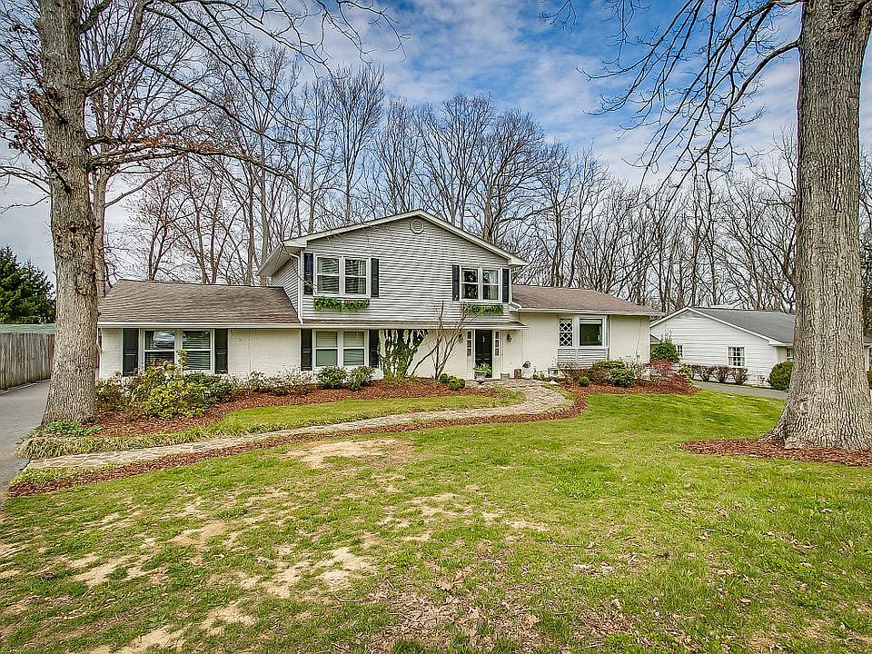 1st image of 1605 Woodmont Dr