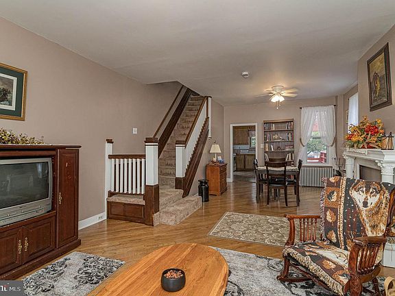 5th image of 2456 Elm St