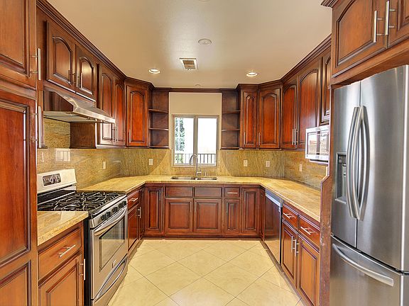 3rd image of 5234 Vantage Ave Unit 105