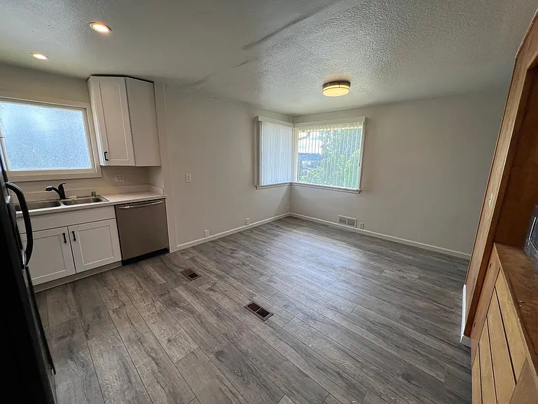 Bremerton Duplex — Photo 7