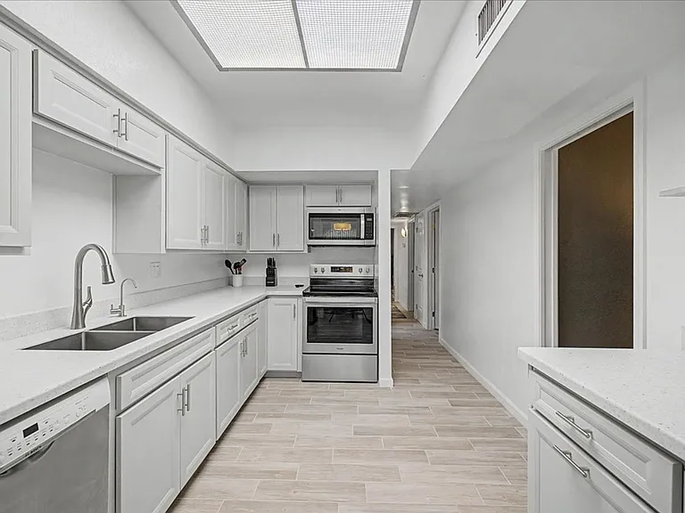 5277 N Tigua Dr — Photo 11