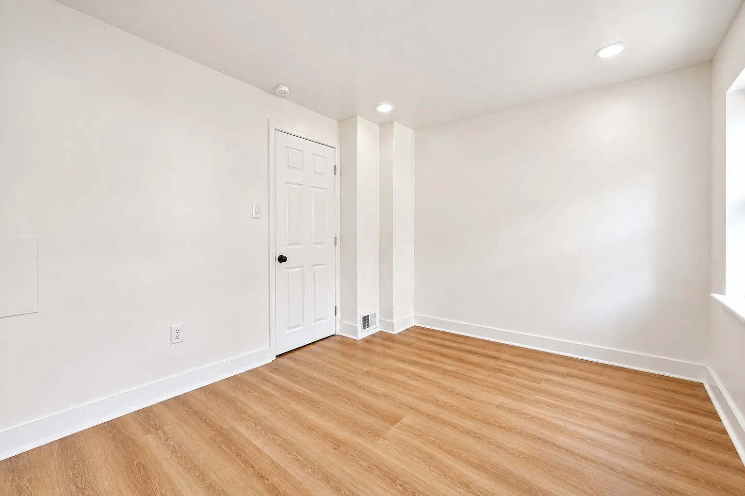 2 bed, 700 sqft, $1,700 — Photo 4