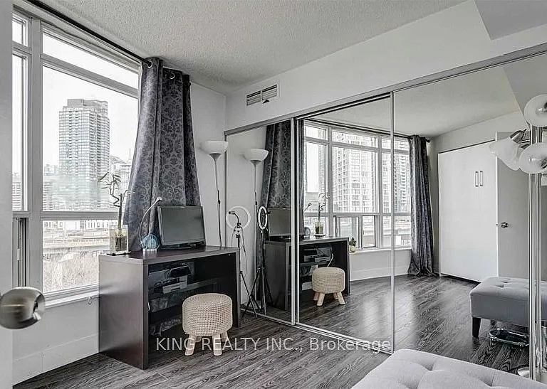 550 Queens Quay W #711 — Photo 14