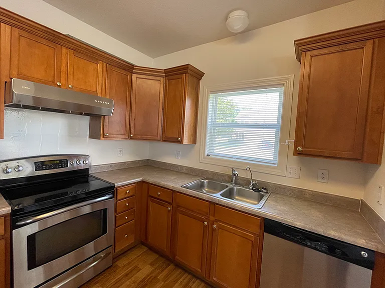 2875 Parkview Dr — Photo 12