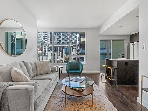 4th image of 161 E 1st Ave #601