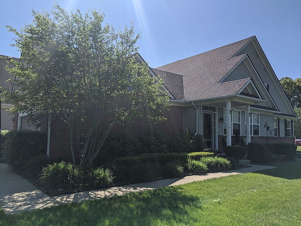Exterior, SE Corner