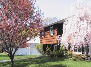 3 Lilac Ln, Garnerville, NY 10923