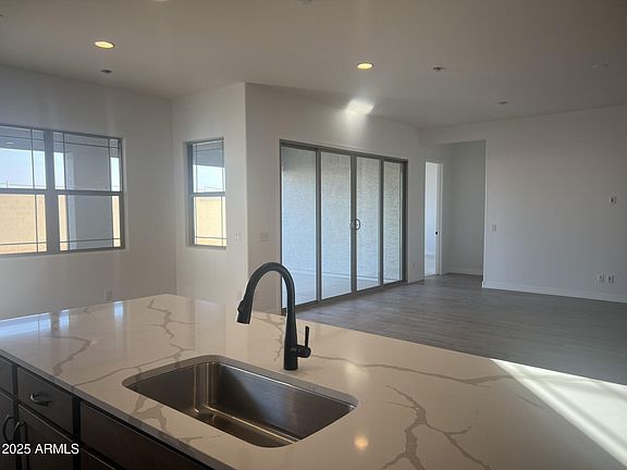 4th image of 908 W Superstition Dr Drive
