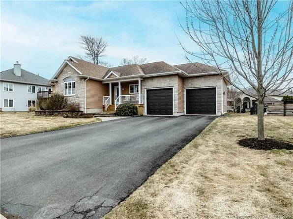 406 Belliveau St, Dieppe, NB E1A 6W6