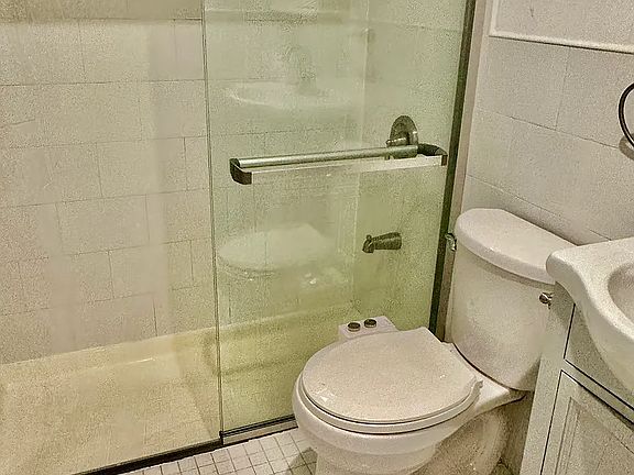 5th image of 502 Atlantic Ave #2