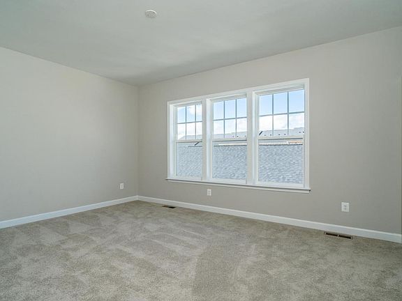 4th image of 3432 Crepe Myrtle Dr
