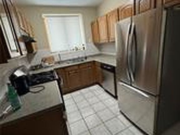 2nd image of 2622 Avenue