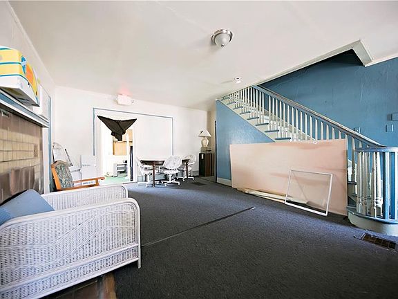 5th image of 2255 Trelaine Dr S