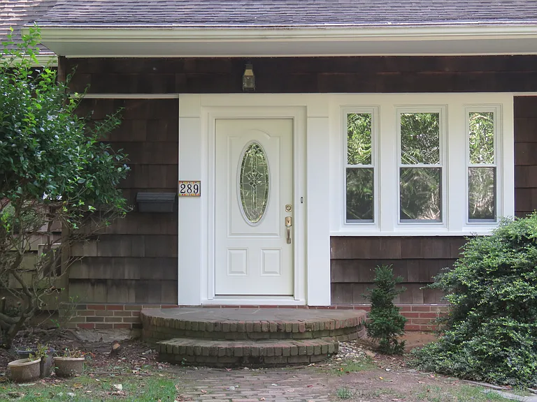 289 Hardenburgh Ave — Photo 2