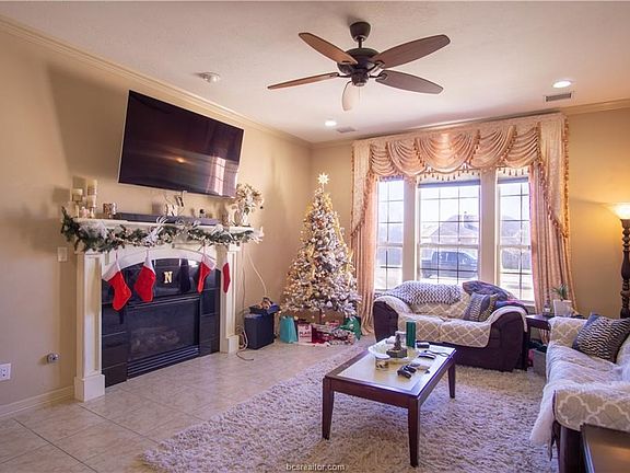 5th image of 2608 Colony Vista Dr