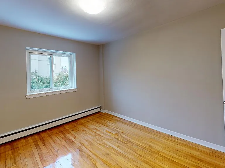 1196 Shillington Ave — Photo 30