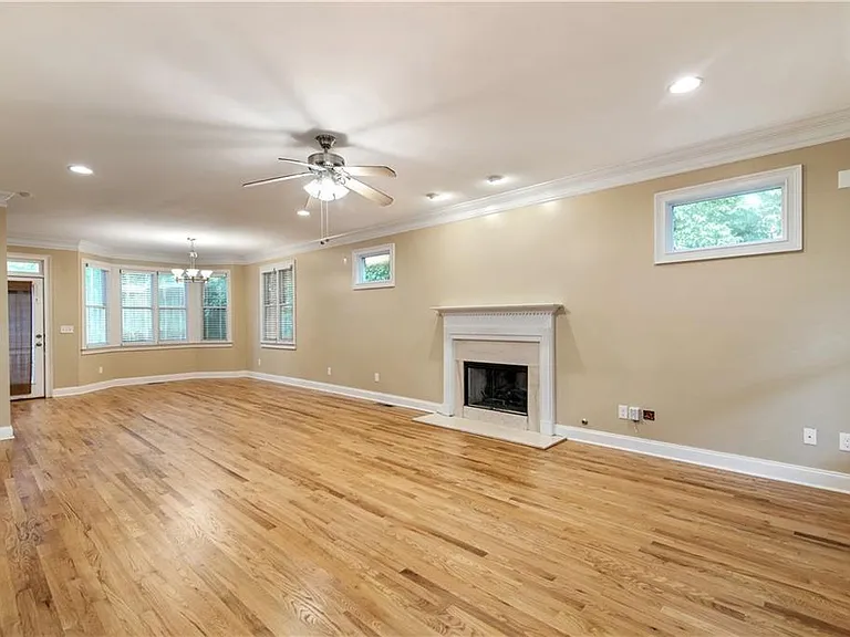 1199 Foster Pl NW — Photo 4