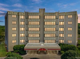 43000 Twelve Oaks Crescent Dr APT 3033, Novi, MI 48377