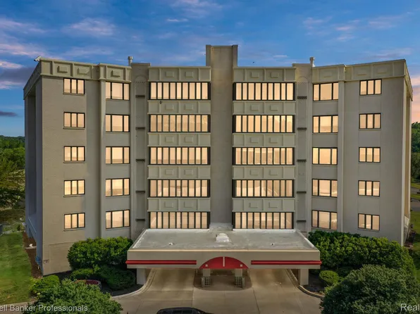 43000 Twelve Oaks Crescent Dr APT 3033, Novi, MI 48377